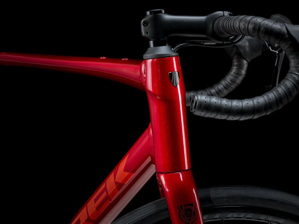 Rower TREK Domane AL 2 58 Crimson to Dark Carmine