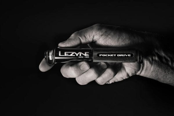 LEZYNE pompka POCKET DRIVE HV LOADED 90psi dł.krót