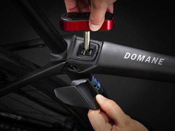 Rower TREK Domane SLR 6 56 Deep Smoke Gen.4