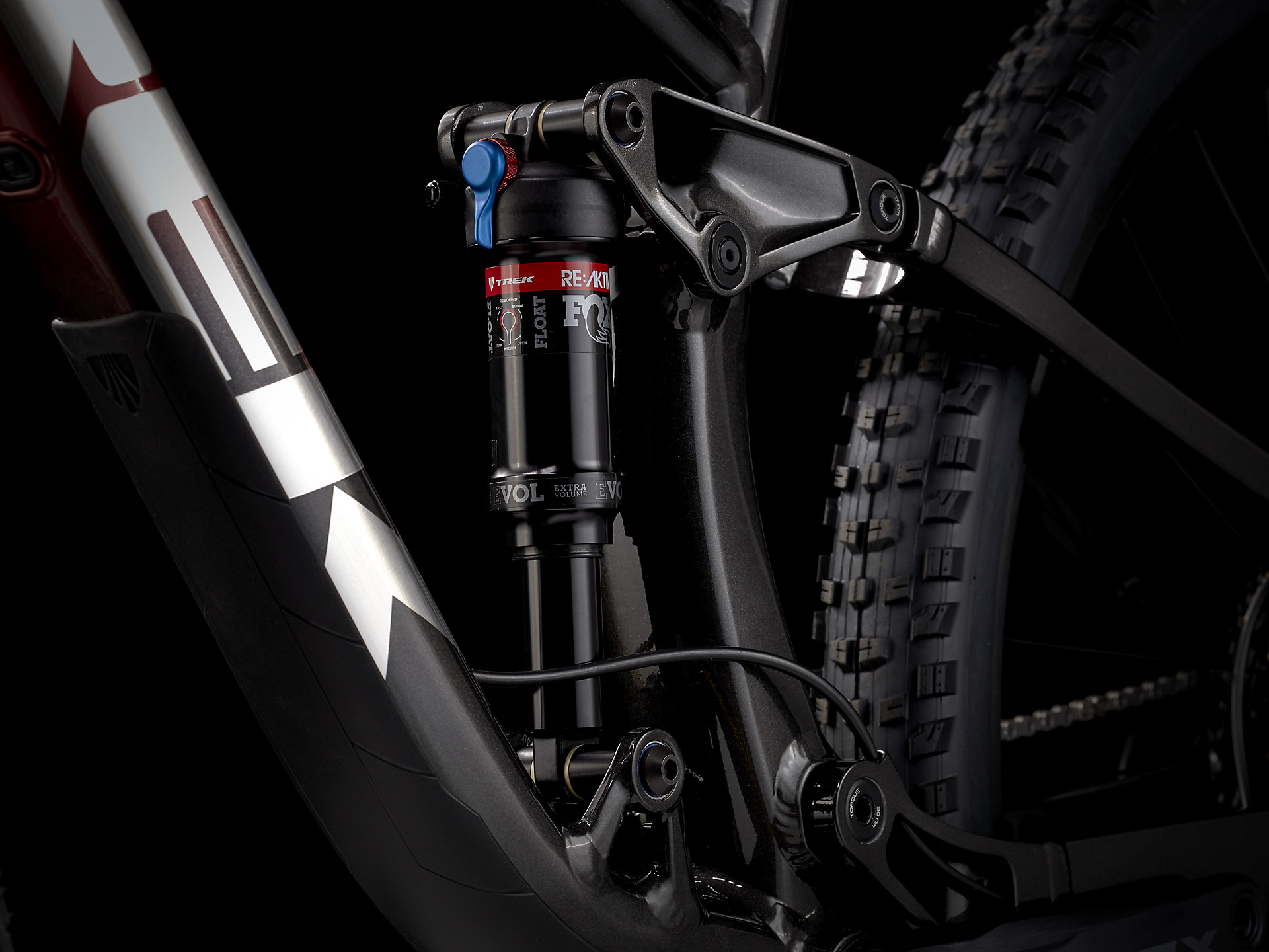 Rower TREK Fuel EX 8 XT ML 29 RedDnister Black Fad